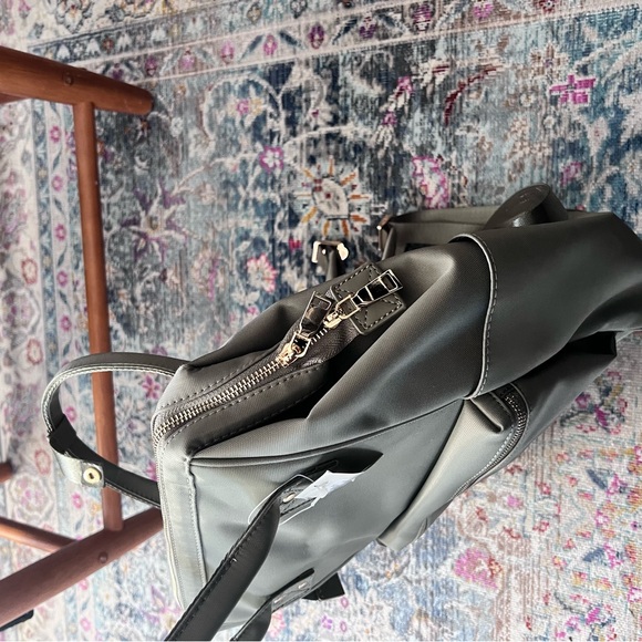 NWT Francesca‘s Green Backpack - Picture 5 of 5